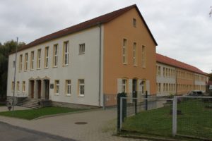 Grundschule Ebeleben. Großes Schulgebäude